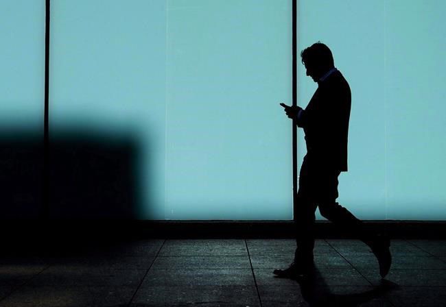 Major parties rallying around telecom pricing issue as election nears